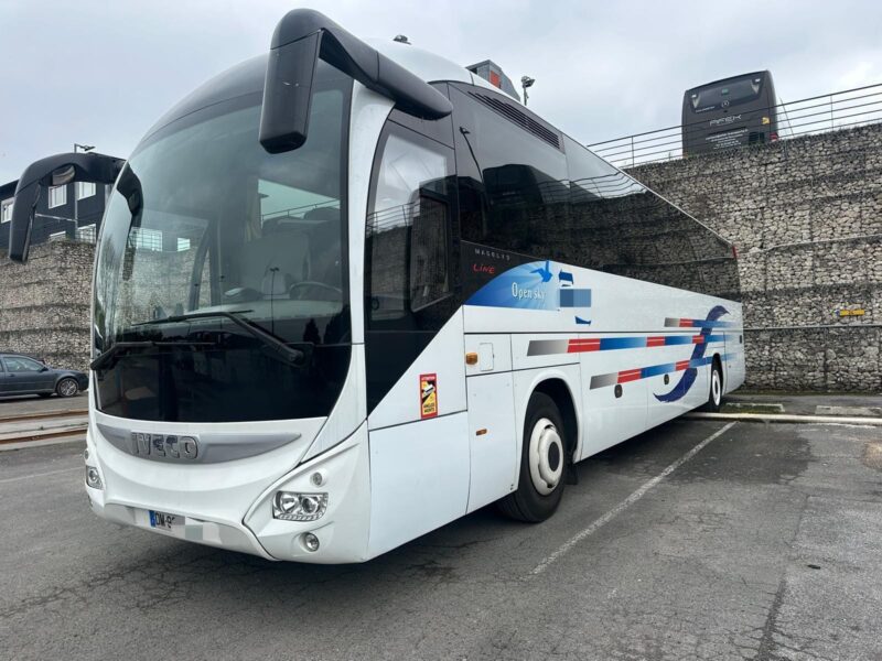 IVECO MAGELYS / SPROWADZONY / 61 MIEJSC / 2 SZTUKI